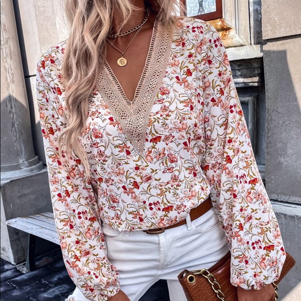 πΏ BOHO ORANGE MULTI FLORAL VNECK BLOUSE! - Picture 3 of 7